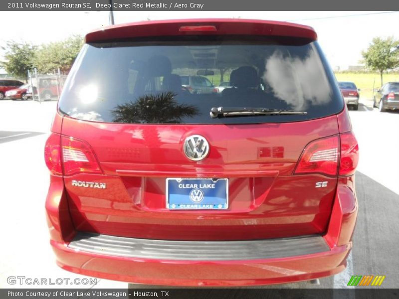 Deep Claret Red Metallic / Aero Gray 2011 Volkswagen Routan SE
