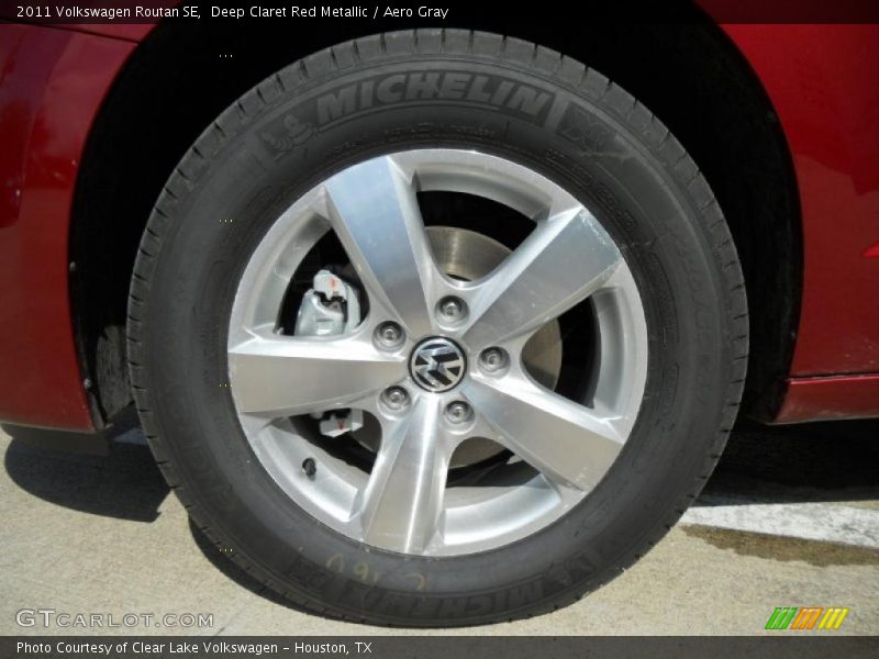Deep Claret Red Metallic / Aero Gray 2011 Volkswagen Routan SE