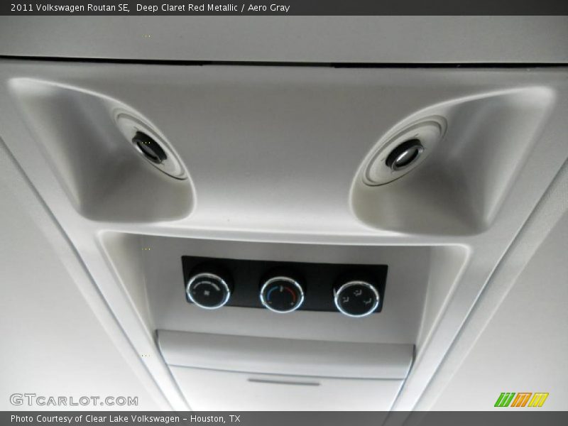 Deep Claret Red Metallic / Aero Gray 2011 Volkswagen Routan SE
