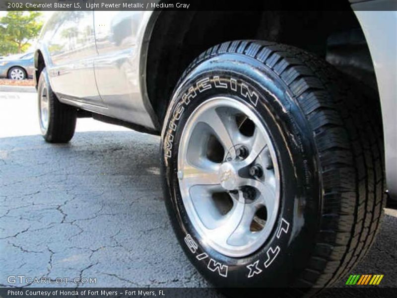 Light Pewter Metallic / Medium Gray 2002 Chevrolet Blazer LS
