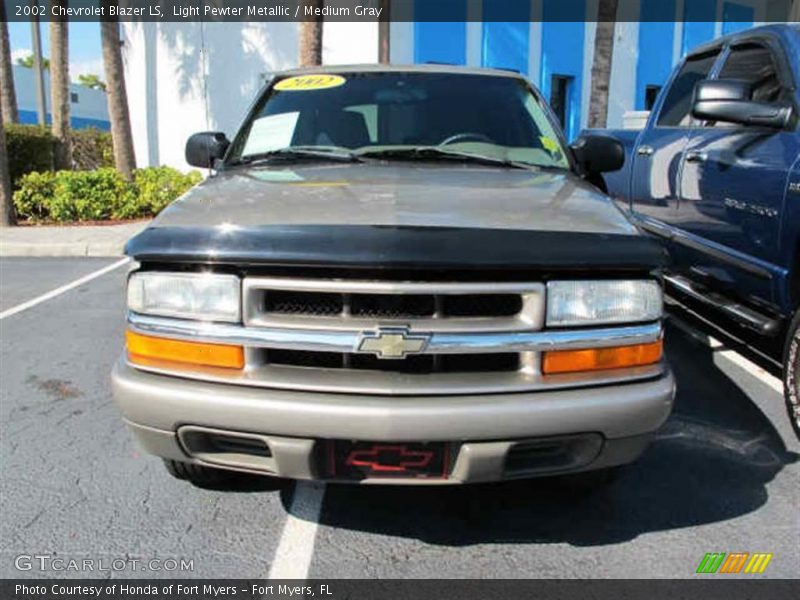 Light Pewter Metallic / Medium Gray 2002 Chevrolet Blazer LS