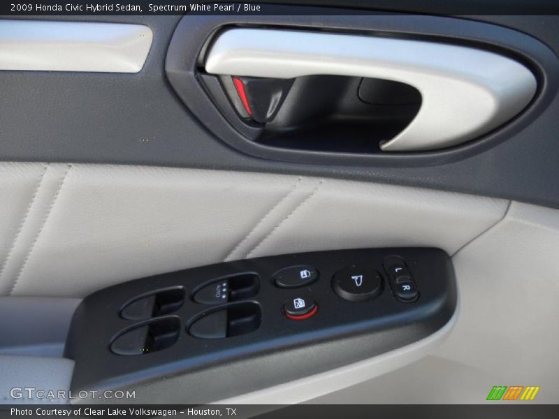 Controls of 2009 Civic Hybrid Sedan