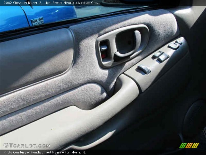 Light Pewter Metallic / Medium Gray 2002 Chevrolet Blazer LS