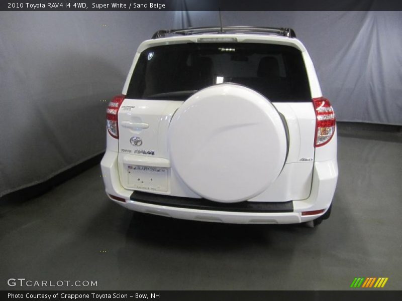 Super White / Sand Beige 2010 Toyota RAV4 I4 4WD