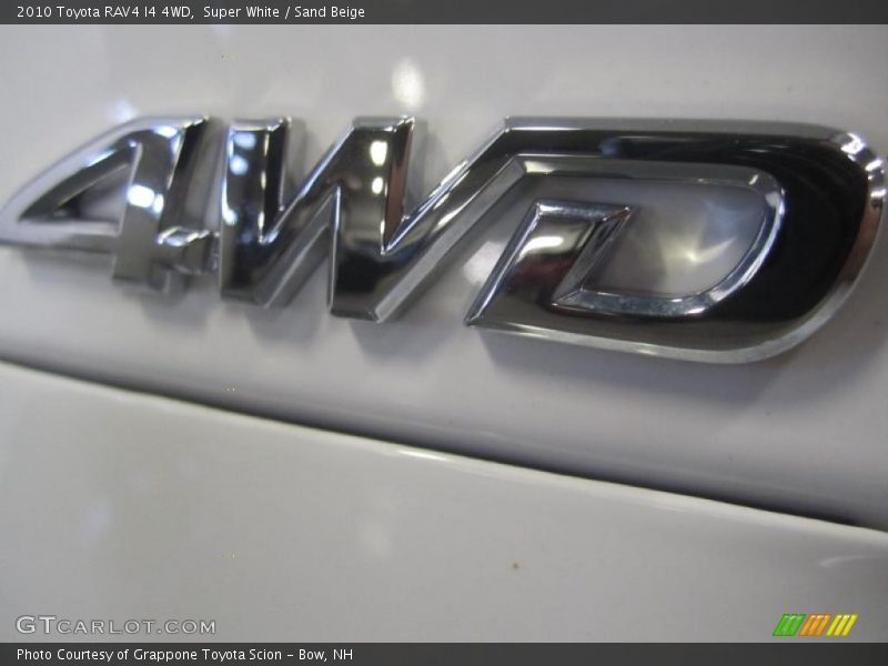 Super White / Sand Beige 2010 Toyota RAV4 I4 4WD