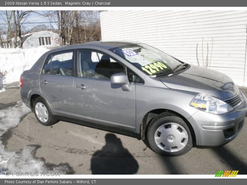 Magnetic Gray / Charcoal 2009 Nissan Versa 1.8 S Sedan