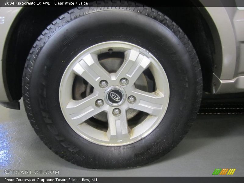 Clear White / Beige 2004 Kia Sorento EX 4WD