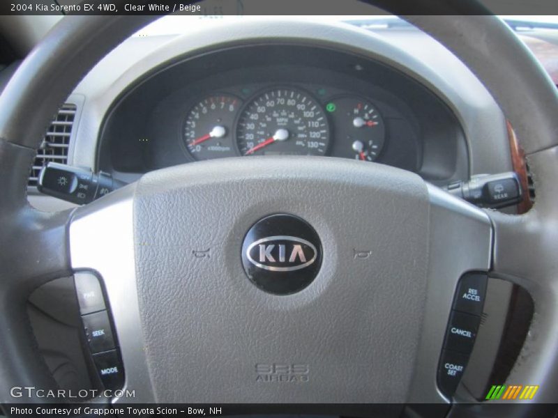Clear White / Beige 2004 Kia Sorento EX 4WD