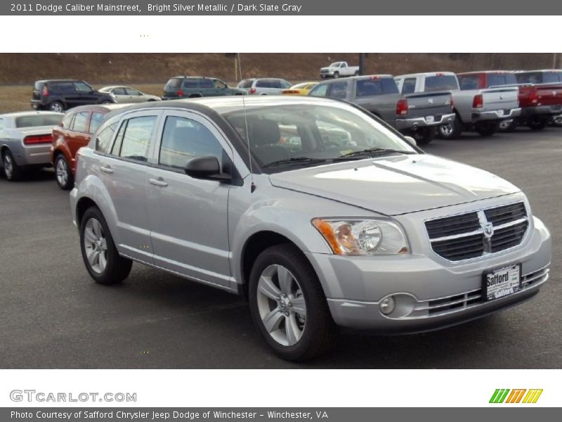 Bright Silver Metallic / Dark Slate Gray 2011 Dodge Caliber Mainstreet