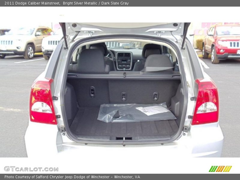 Bright Silver Metallic / Dark Slate Gray 2011 Dodge Caliber Mainstreet