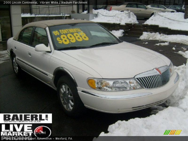 Vibrant White / Medium Parchment 2000 Lincoln Continental