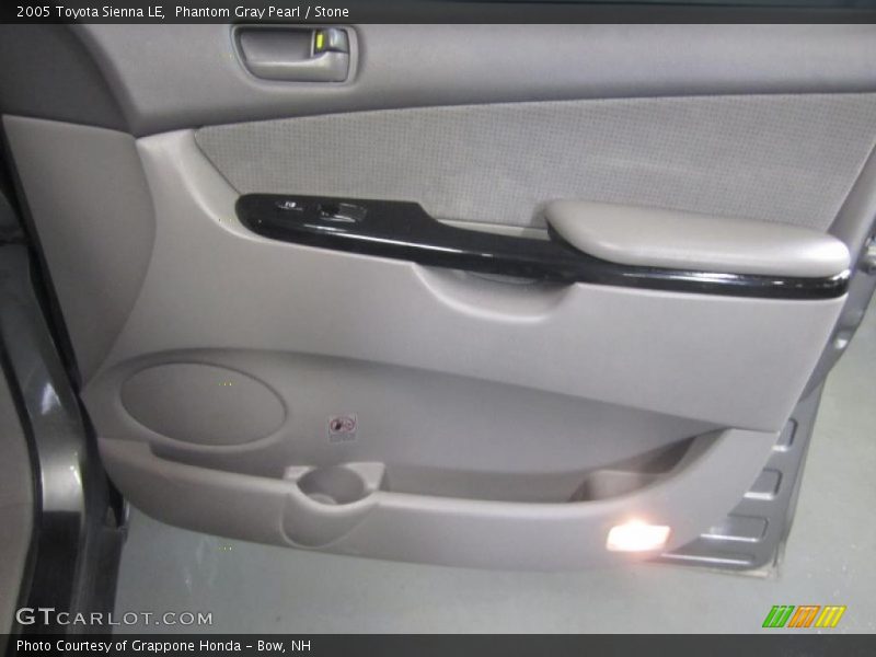 Phantom Gray Pearl / Stone 2005 Toyota Sienna LE
