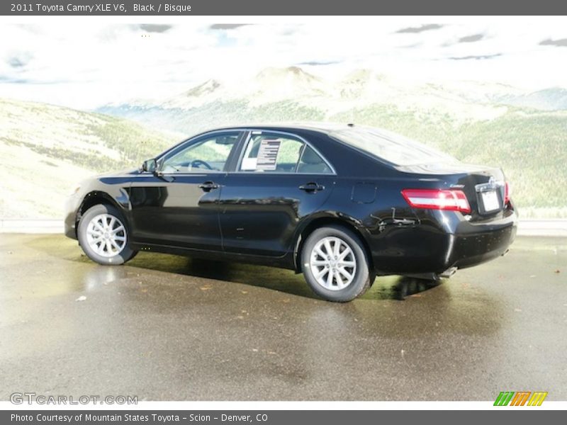 Black / Bisque 2011 Toyota Camry XLE V6