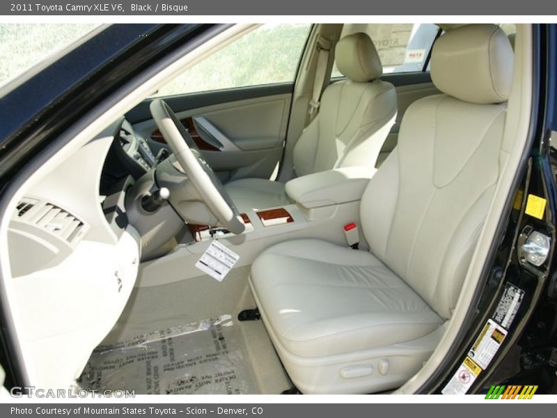 Black / Bisque 2011 Toyota Camry XLE V6