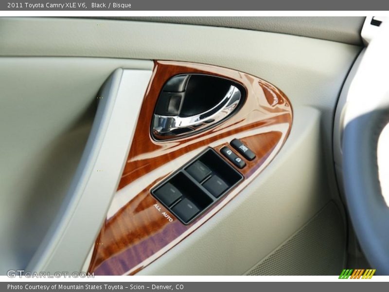 Black / Bisque 2011 Toyota Camry XLE V6