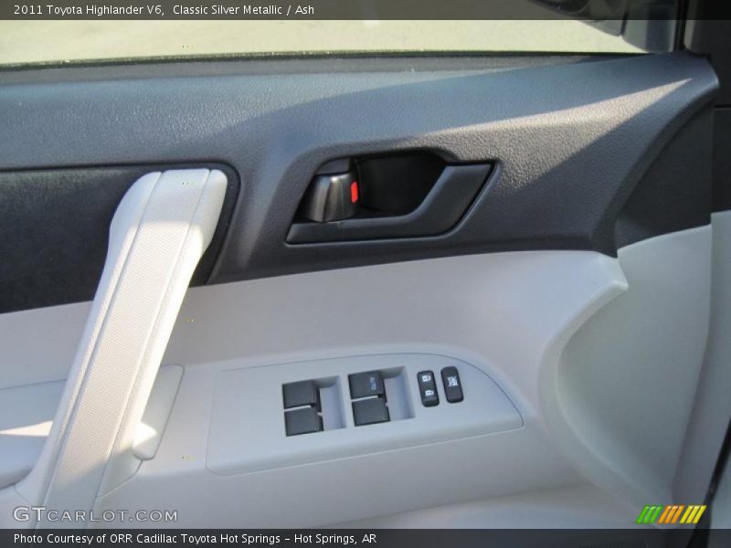 Classic Silver Metallic / Ash 2011 Toyota Highlander V6