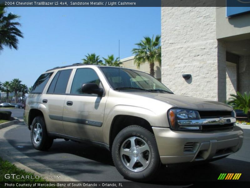 Sandstone Metallic / Light Cashmere 2004 Chevrolet TrailBlazer LS 4x4