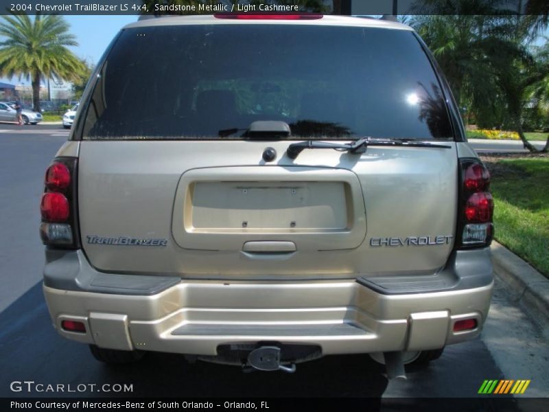 Sandstone Metallic / Light Cashmere 2004 Chevrolet TrailBlazer LS 4x4