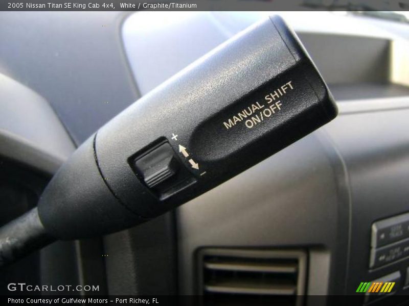 White / Graphite/Titanium 2005 Nissan Titan SE King Cab 4x4