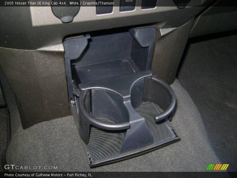 White / Graphite/Titanium 2005 Nissan Titan SE King Cab 4x4