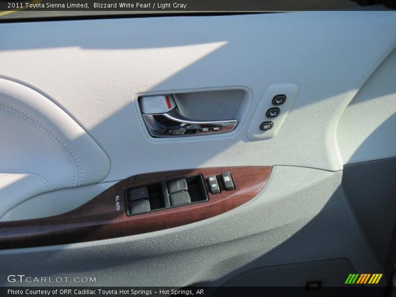 Blizzard White Pearl / Light Gray 2011 Toyota Sienna Limited