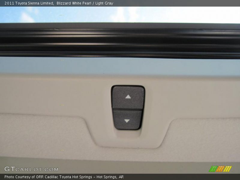 Blizzard White Pearl / Light Gray 2011 Toyota Sienna Limited