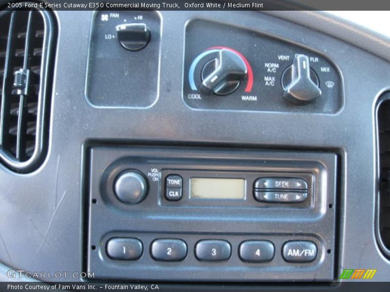 Controls of 2005 E Series Cutaway E350 Commercial Moving Truck