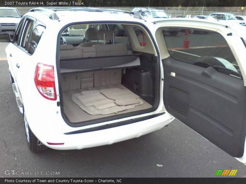 Super White / Taupe 2007 Toyota RAV4 I4