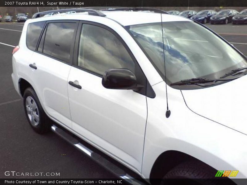 Super White / Taupe 2007 Toyota RAV4 I4