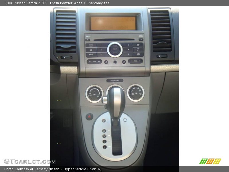 Fresh Powder White / Charcoal/Steel 2008 Nissan Sentra 2.0 S