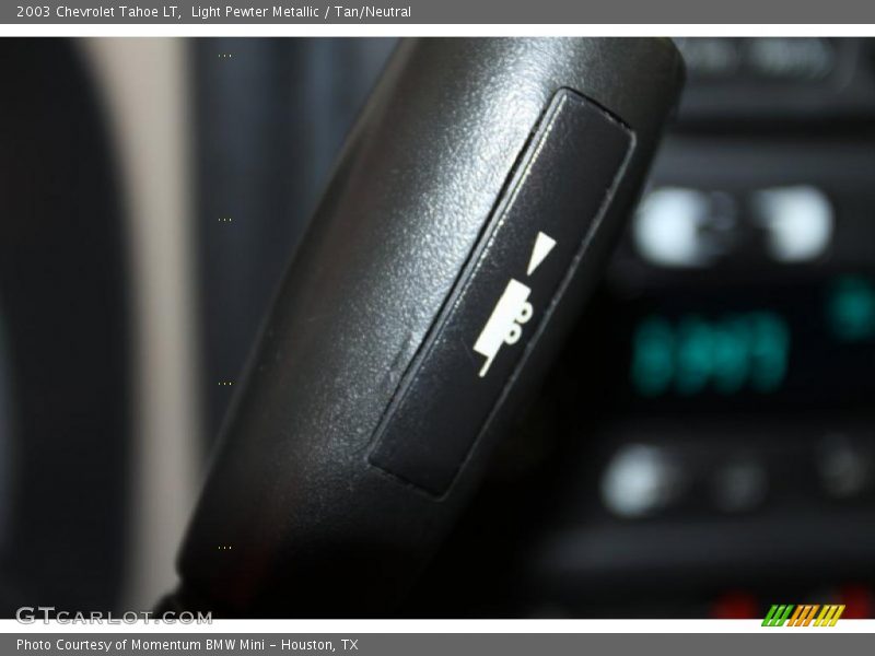 Light Pewter Metallic / Tan/Neutral 2003 Chevrolet Tahoe LT