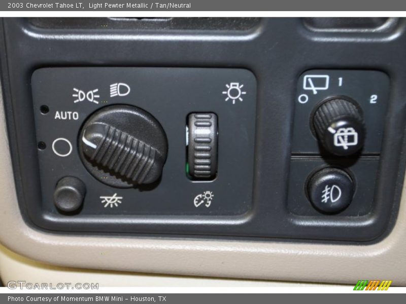 Light Pewter Metallic / Tan/Neutral 2003 Chevrolet Tahoe LT