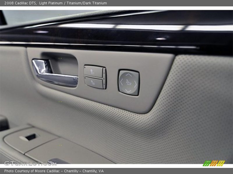 Light Platinum / Titanium/Dark Titanium 2008 Cadillac DTS