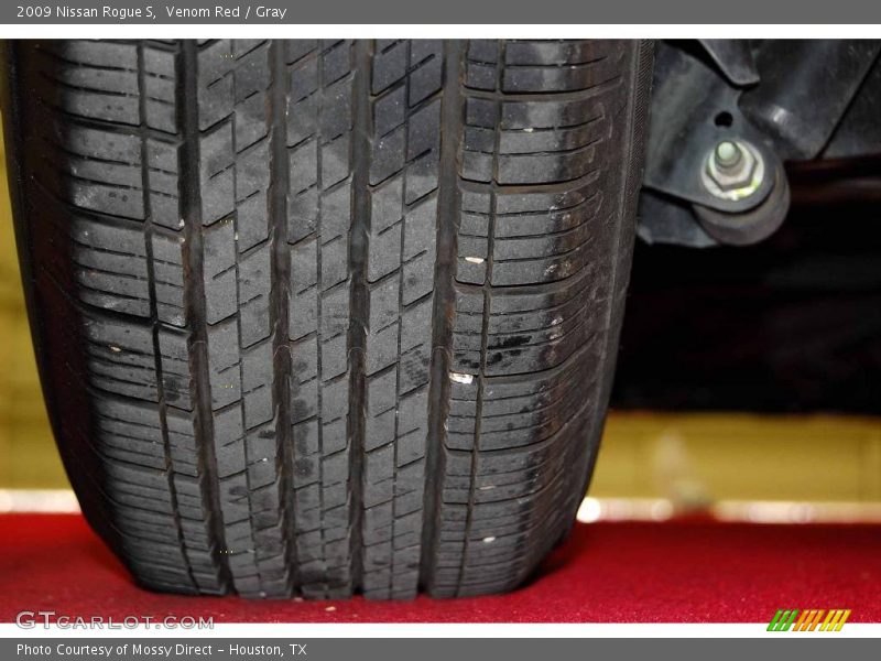 Venom Red / Gray 2009 Nissan Rogue S