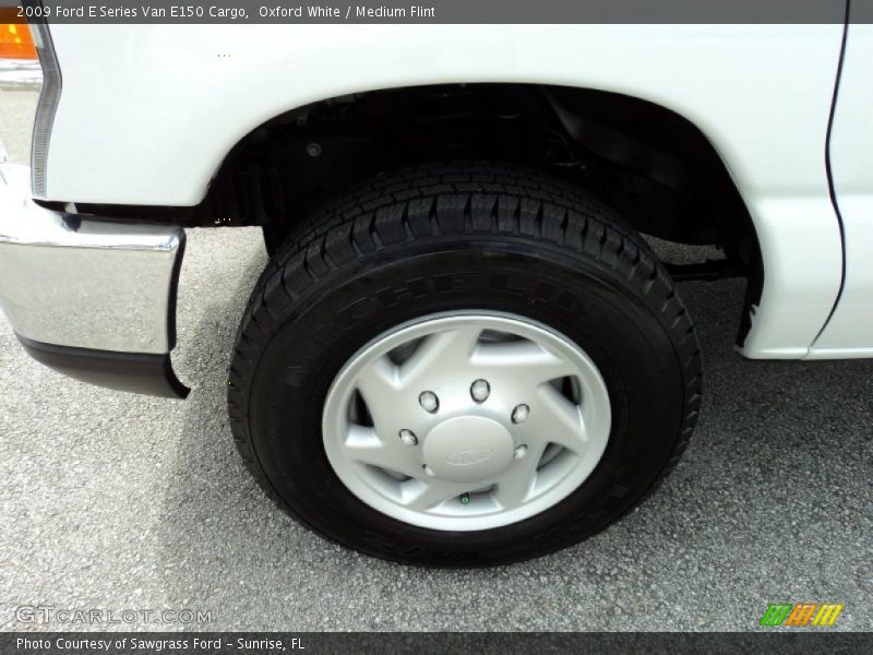 Oxford White / Medium Flint 2009 Ford E Series Van E150 Cargo