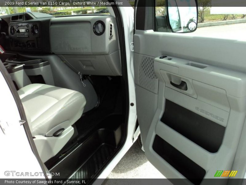 Oxford White / Medium Flint 2009 Ford E Series Van E150 Cargo