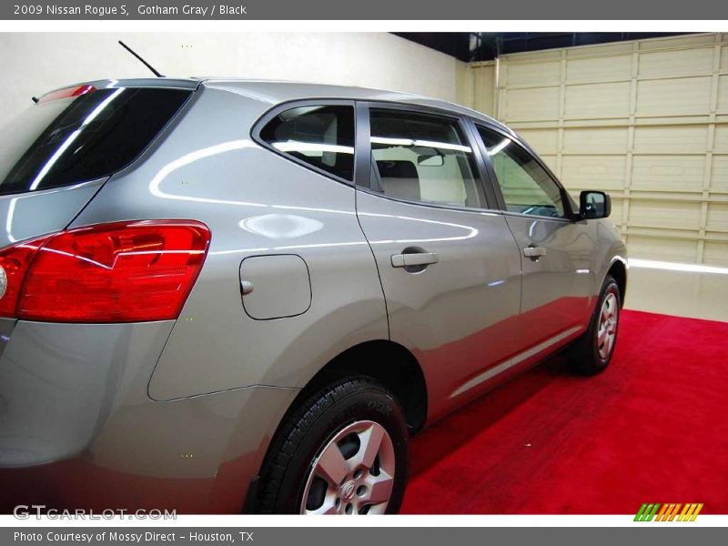 Gotham Gray / Black 2009 Nissan Rogue S
