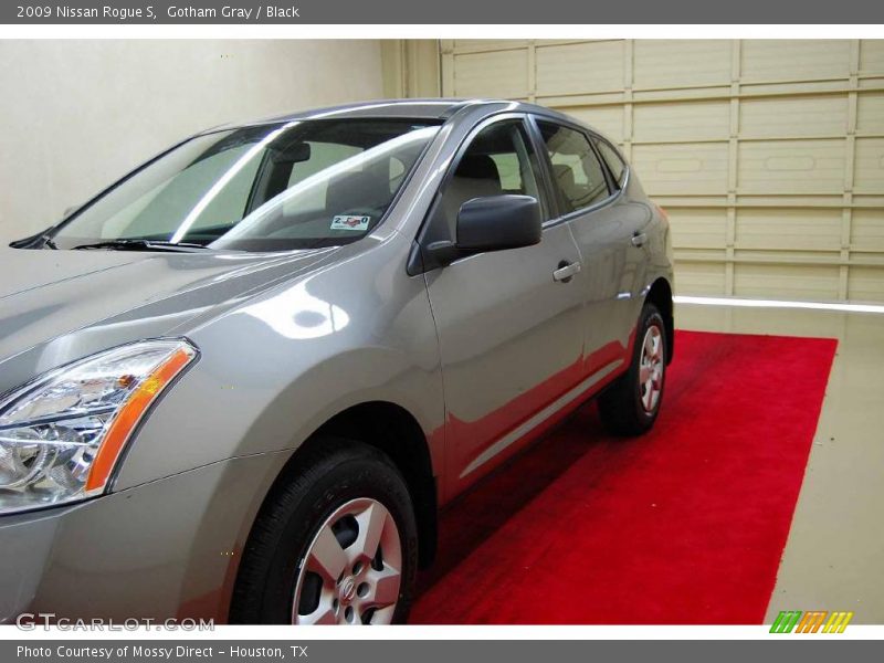 Gotham Gray / Black 2009 Nissan Rogue S