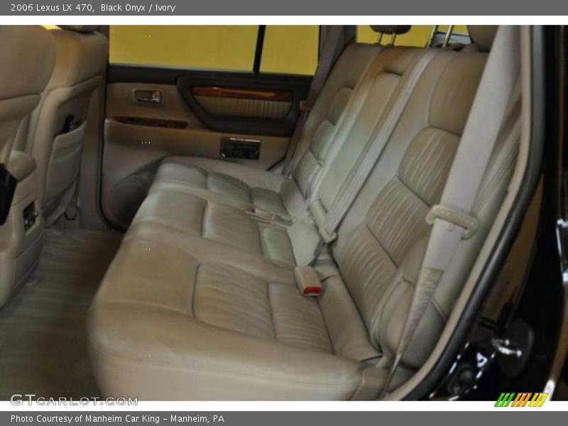 Black Onyx / Ivory 2006 Lexus LX 470