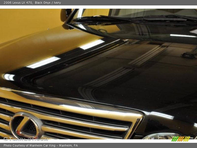 Black Onyx / Ivory 2006 Lexus LX 470