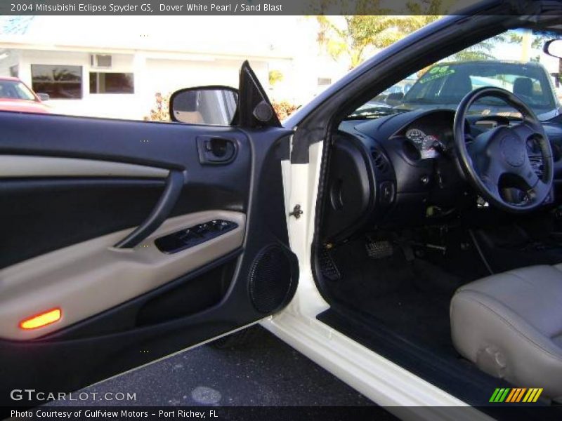 Dover White Pearl / Sand Blast 2004 Mitsubishi Eclipse Spyder GS