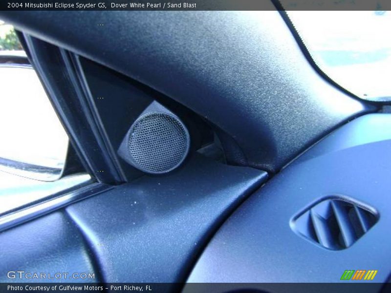 Dover White Pearl / Sand Blast 2004 Mitsubishi Eclipse Spyder GS