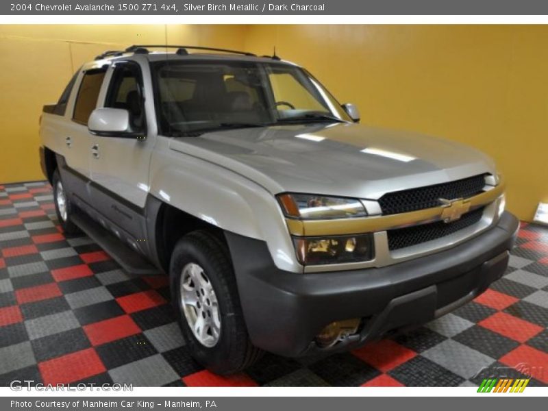 Silver Birch Metallic / Dark Charcoal 2004 Chevrolet Avalanche 1500 Z71 4x4