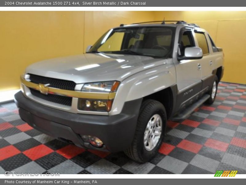 Silver Birch Metallic / Dark Charcoal 2004 Chevrolet Avalanche 1500 Z71 4x4