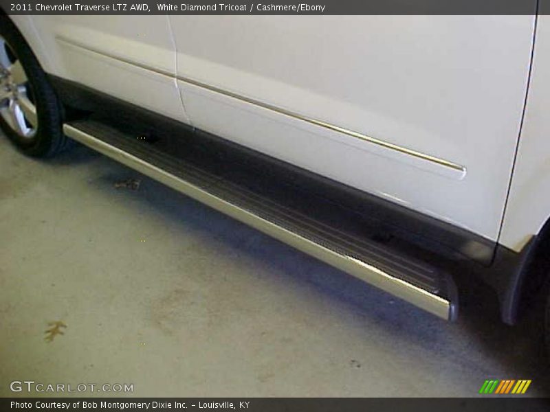 White Diamond Tricoat / Cashmere/Ebony 2011 Chevrolet Traverse LTZ AWD