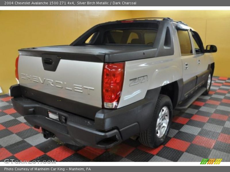 Silver Birch Metallic / Dark Charcoal 2004 Chevrolet Avalanche 1500 Z71 4x4