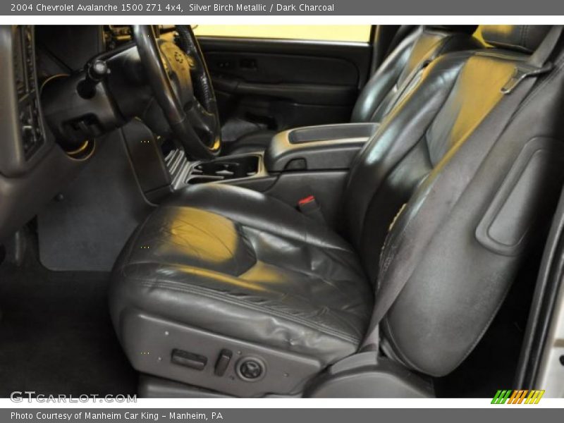 Silver Birch Metallic / Dark Charcoal 2004 Chevrolet Avalanche 1500 Z71 4x4