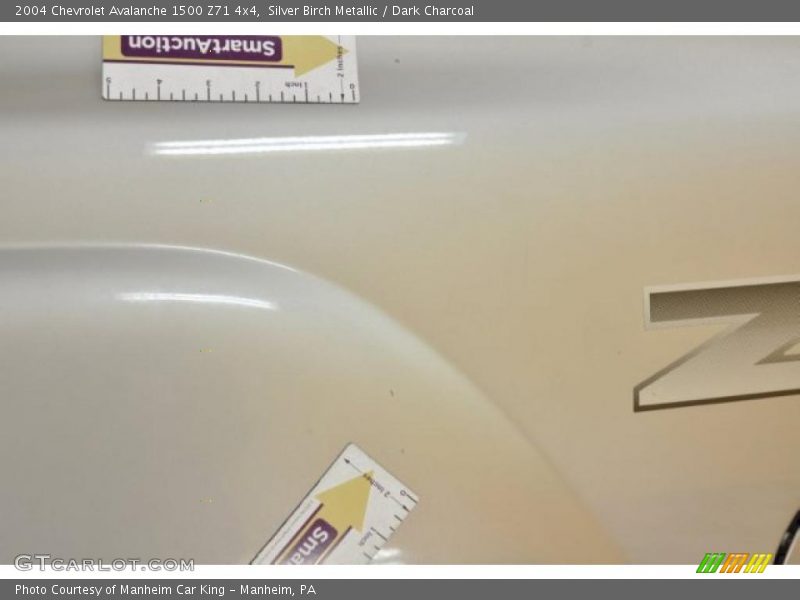 Silver Birch Metallic / Dark Charcoal 2004 Chevrolet Avalanche 1500 Z71 4x4