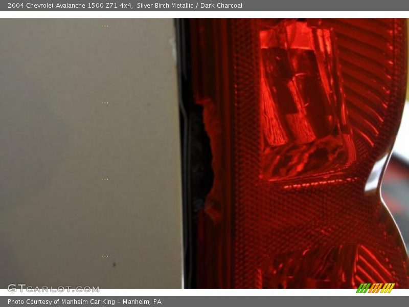 Silver Birch Metallic / Dark Charcoal 2004 Chevrolet Avalanche 1500 Z71 4x4