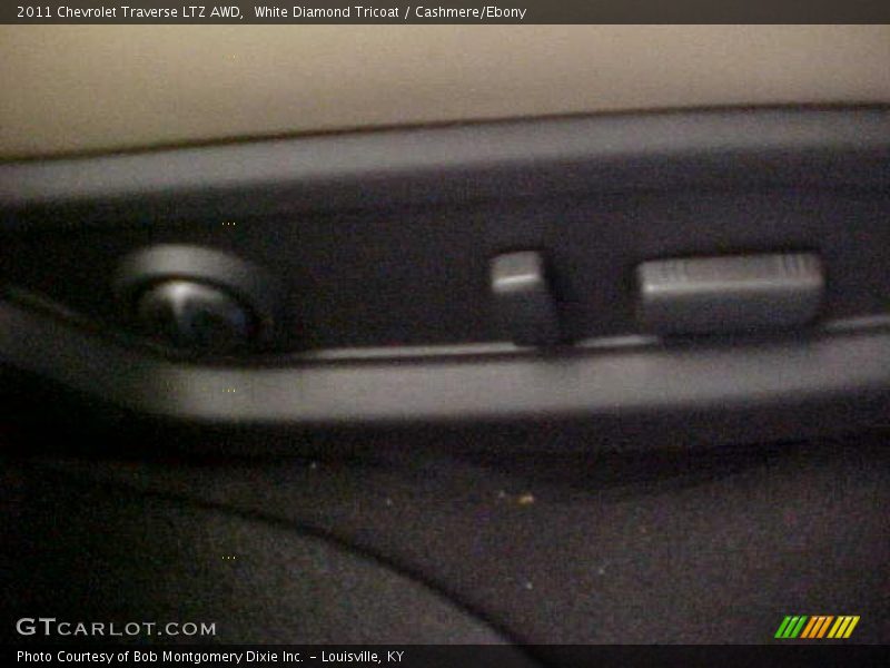 White Diamond Tricoat / Cashmere/Ebony 2011 Chevrolet Traverse LTZ AWD